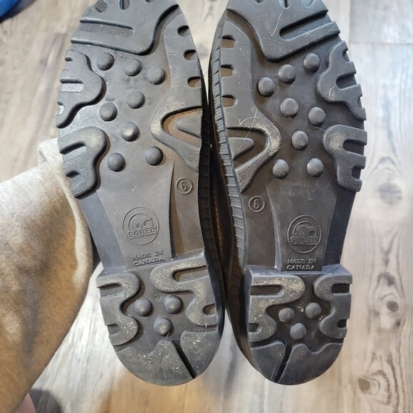 Sorel black and tan duck boots - Picture 7 of 7